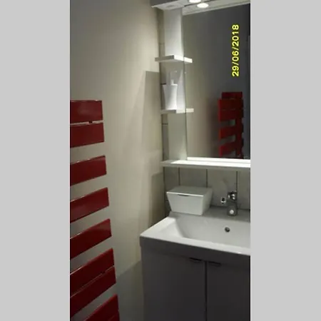 A La Ferme Pres Vulcania-gr89 * La Goutelle