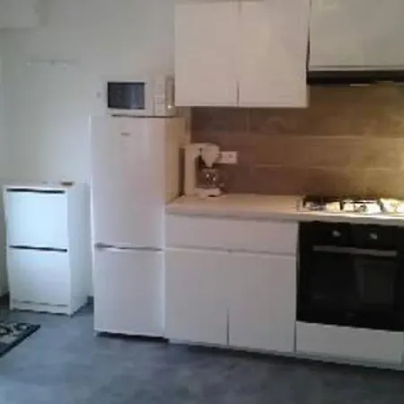 A La Ferme Pres Vulcania-gr89 Daire La Goutelle